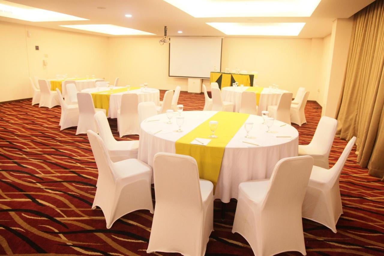 Winstar Hotel Pekanbaru Eksteriør billede