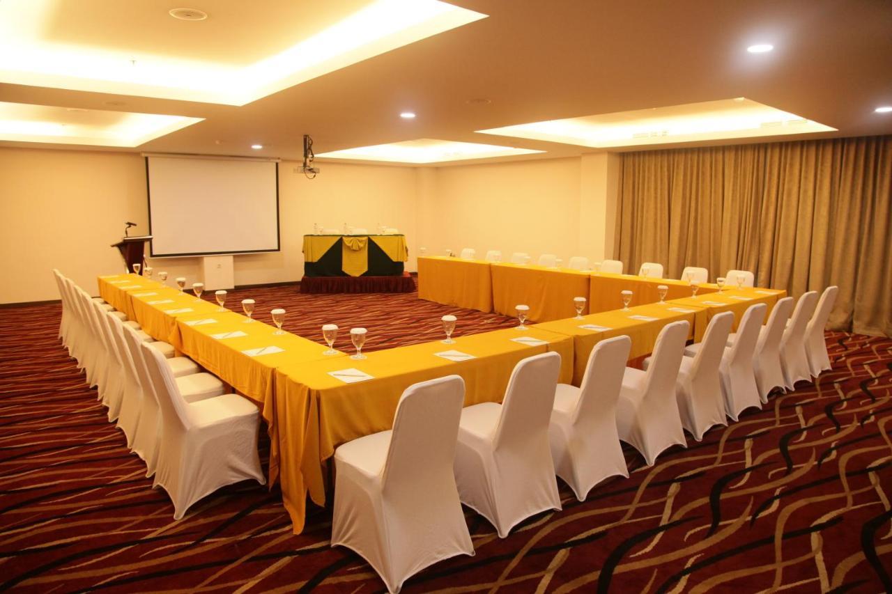 Winstar Hotel Pekanbaru Eksteriør billede