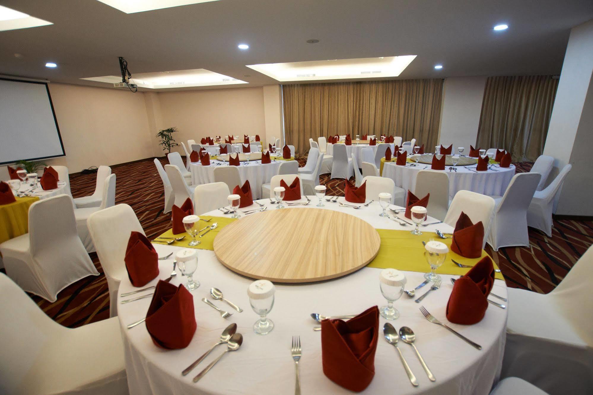Winstar Hotel Pekanbaru Eksteriør billede