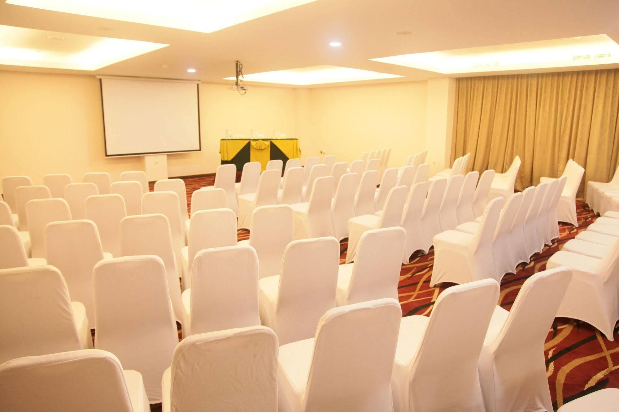 Winstar Hotel Pekanbaru Eksteriør billede